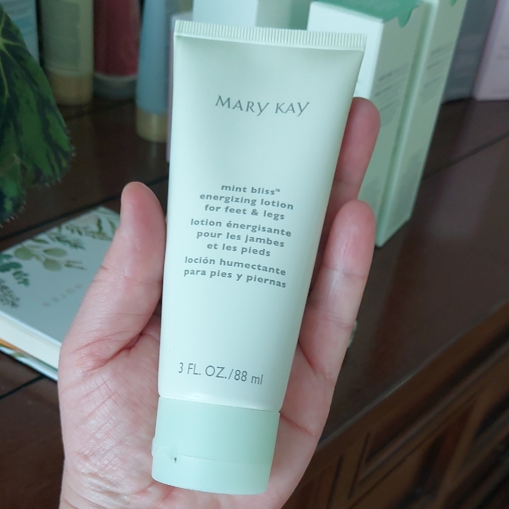 Mary Kay Mint Bliss Refreshing Lotion Trio - Picture 3 of 3